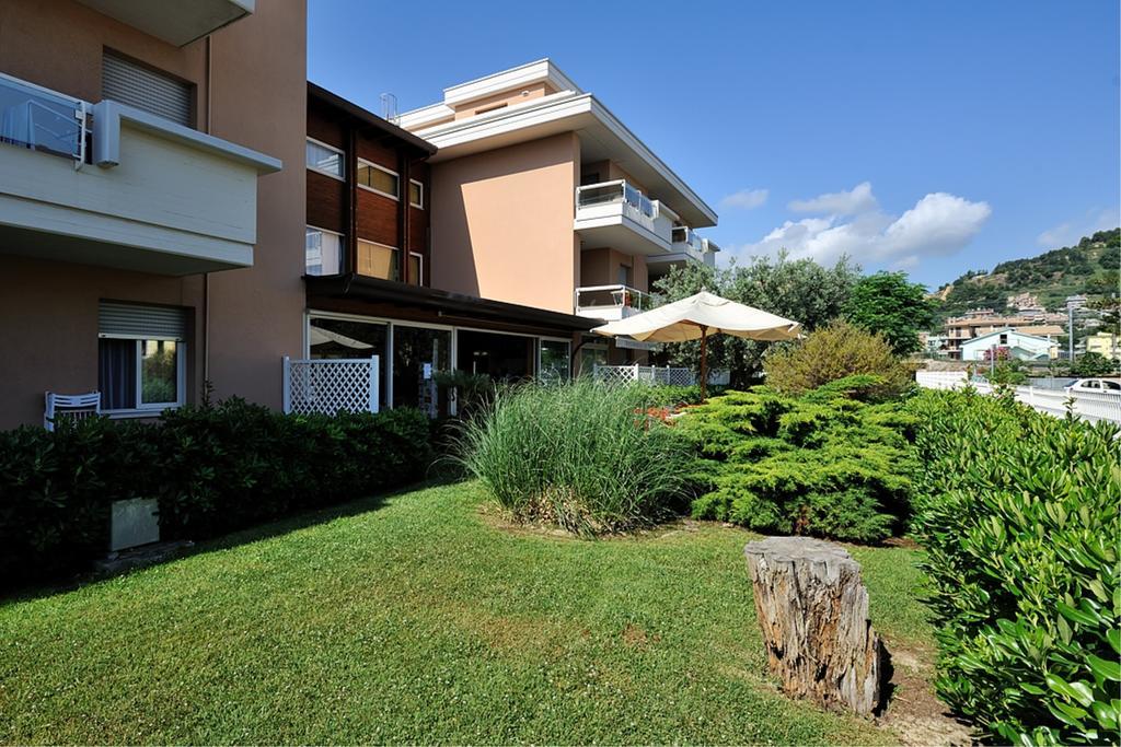 Residence Le Palme Grottammare Exterior foto